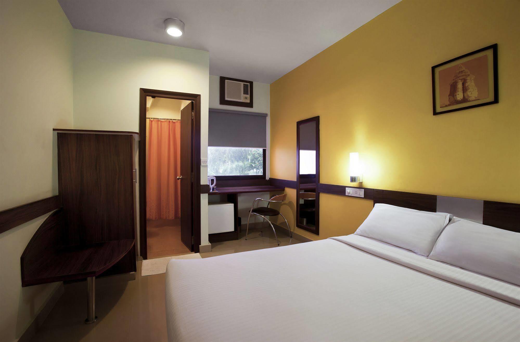 Trivandrum Kazhakuttam Buitenkant foto